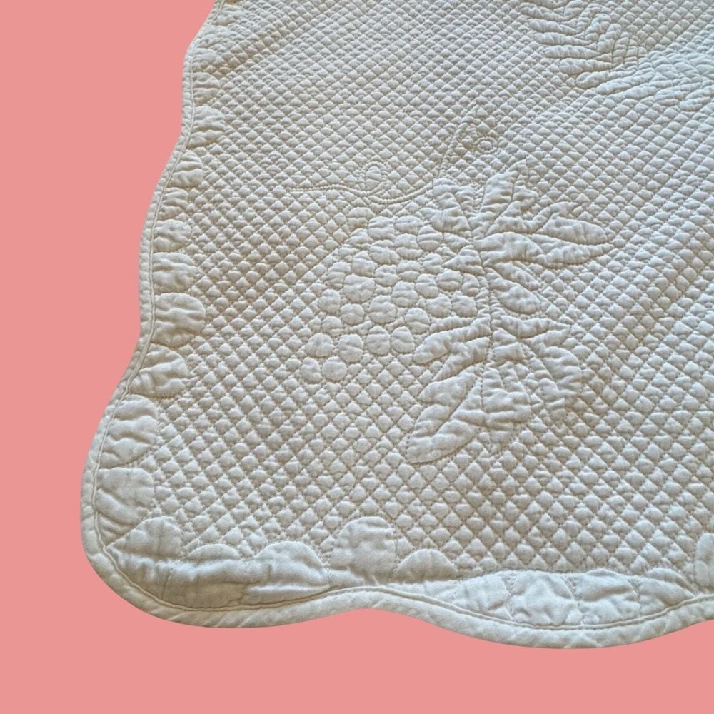 Vtg Williams Sonoma 70x108 Floral Leaf Medallion Boutis Ivory Cream Tablecloth